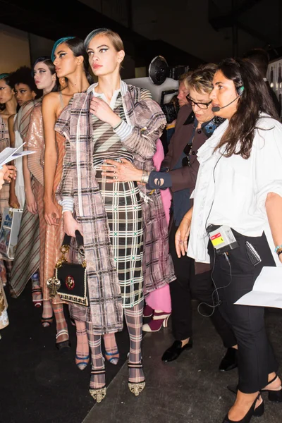 Look 30